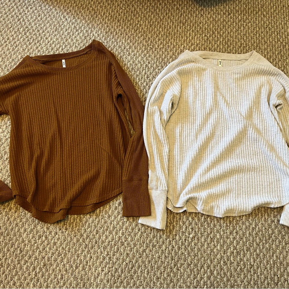 Mudd size small waffle sweaters; set of 2; size small